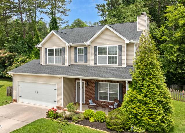 Property at 5301 Castle Pines Ln, Knoxville, TN 37920, 3 beds, 2.5 baths