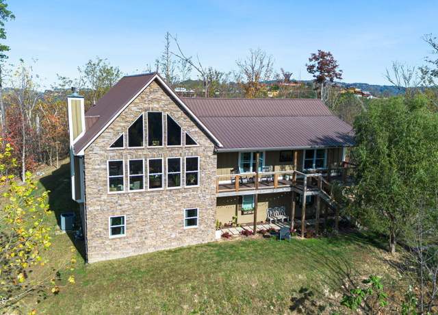 Property at 835 Perry Dr, Gatlinburg, TN 37738, 3 beds, 3 baths