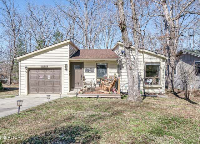 Property at 131 Lakeshire Dr, Crossville, TN 38558, 3 beds, 2 baths