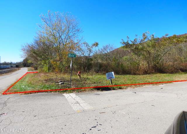 Property at 822 Renfro Rd, Harriman, TN 37748