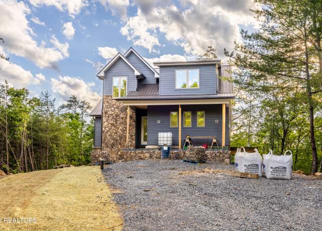 Property at 450 Hawken Dr, Walland, TN 37886, 3 beds, 4 baths
