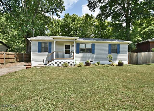 Property at 805 Lake Glen Ln, Knoxville, TN 37920, 3 beds, 2 baths