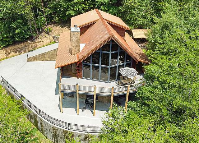 Property at 1964 Goose Gap Rd, Sevierville, TN 37876, 4 beds, 3 baths