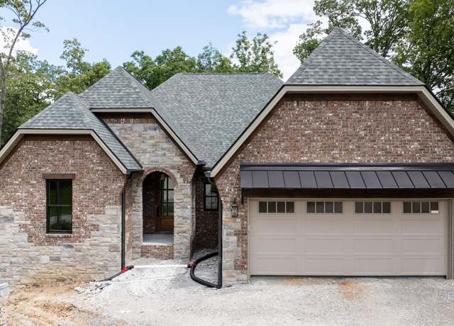 Property at 14 Bent Oak Ln, Crossville, TN 38558, 2 beds, 2.5 baths