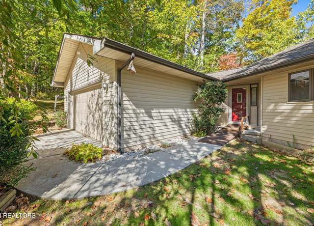 Property at 11 Londell Ct, Crossville, TN 38558, 3 beds, 2 baths