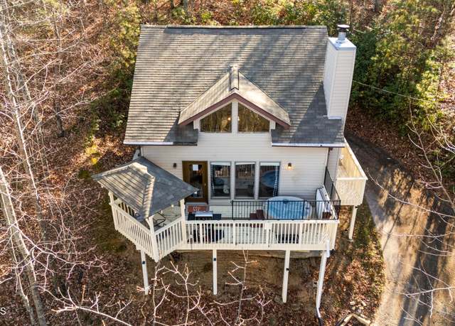 Property at 1434 N Arbon Ln, Gatlinburg, TN 37738, 2 beds, 1.5 baths