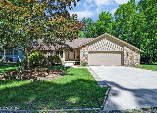 Property at 116 Rolling Green Dr, Crossville, TN 38558, 3 beds, 2 baths