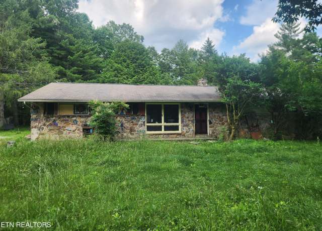 Property at 940 Old Hwy 70, Crossville, TN 38572, 3 beds, 2 baths