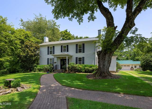 Property at 1430 Brookemeade Ave, Maryville, TN 37804, 4 beds, 3 baths