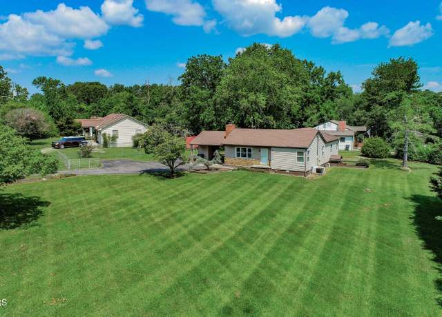 Property at 1212 Piney Grove Church Rd, Knoxville, TN 37909, 3 beds, 2 baths