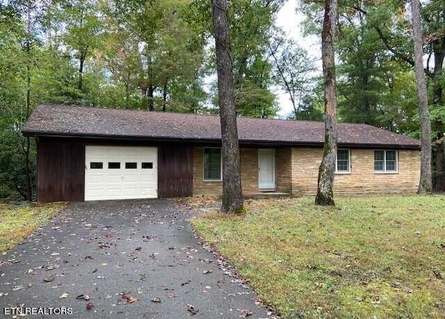 Property at 69 Laurel Dr, Sparta, TN 38583, 3 beds, 2 baths