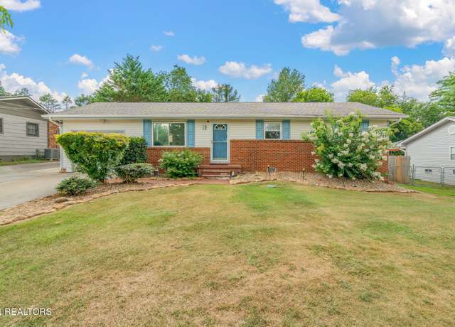 Property at 3523 Brookfield Ln, Maryville, TN 37803, 3 beds, 2 baths