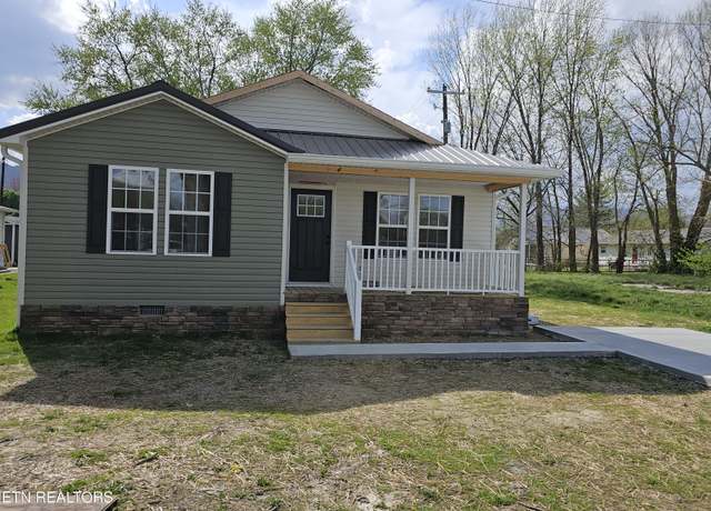 Property at 411 S 29th St, Middlesboro, KY 40965, 3 beds, 2 baths