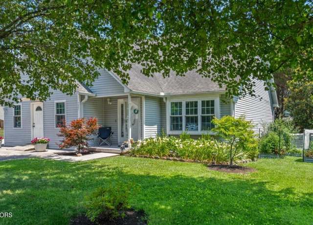 Property at 7501 Heumsdale Dr, Knoxville, TN 37924, 4 beds, 3.5 baths