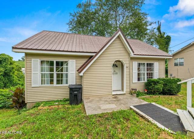 Property at 212 S Jackson St, Athens, TN 37303, 2 beds, 1 bath