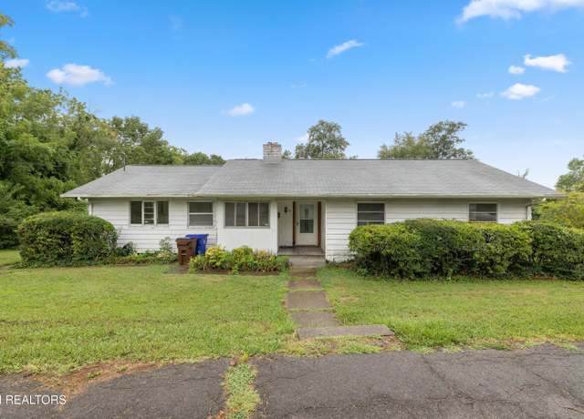 Property at 107 E Pasadena Rd, Oak Ridge, TN 37830, 3 beds, 2 baths