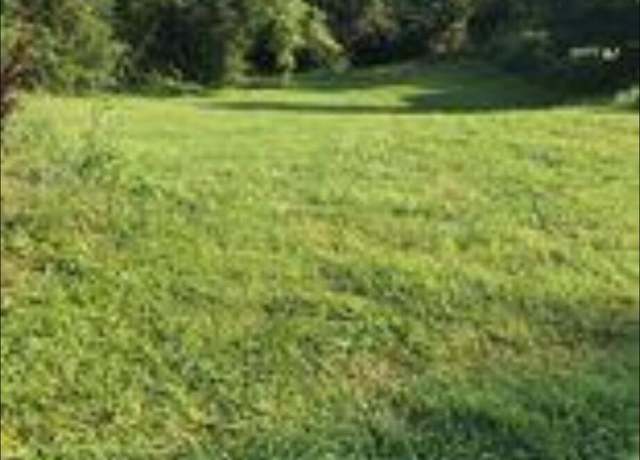 Property at 516 Henderson St, Harriman, TN 37748