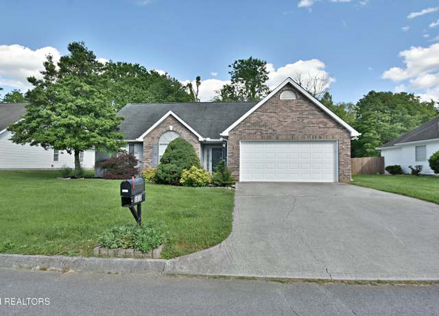 Property at 1518 Maremont Rd, Knoxville, TN 37918, 3 beds, 2 baths
