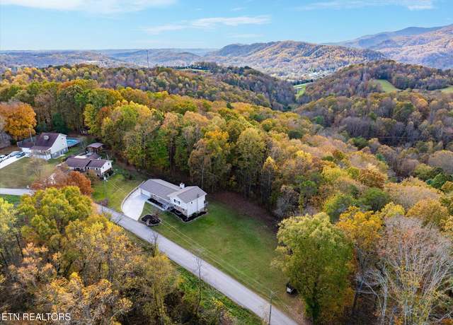 Property at 609 Stephens Rd, Rocky Top, TN 37769, 5 beds, 3 baths