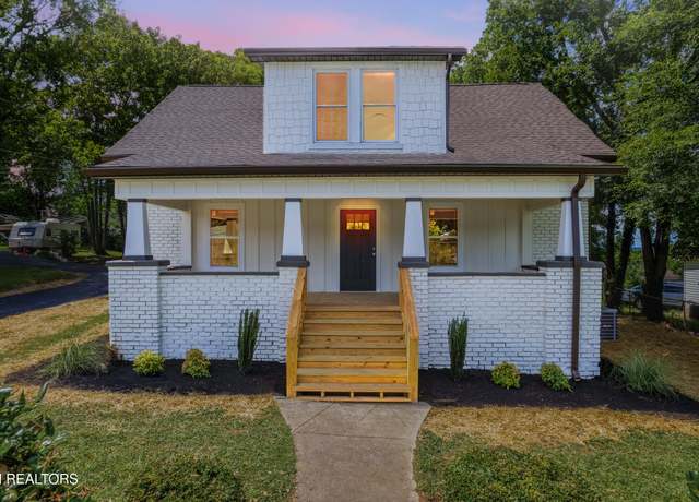 Property at 1287 E Harper Ave, Maryville, TN 37804, 4 beds, 3.5 baths