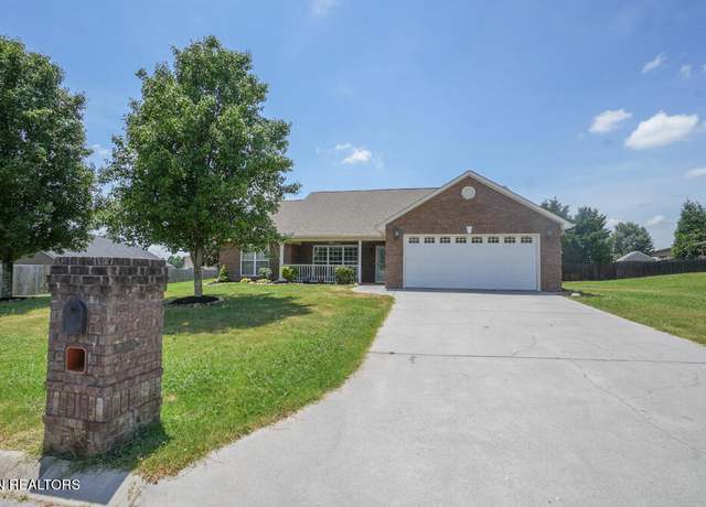 Property at 1117 Worthington Blvd, Maryville, TN 37801, 3 beds, 2 baths