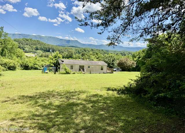 Property at 320 Hance Way, Dandridge, TN 37725, 3 beds, 2 baths
