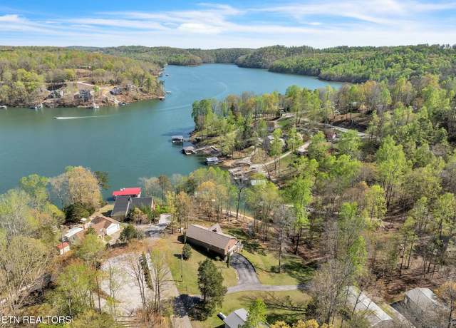 Property at 128 Fox Ln, Lafollette, TN 37766, 3 beds, 3 baths