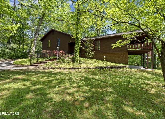 Property at 614 Grandview Dr, Maryville, TN 37803, 4 beds, 3 baths