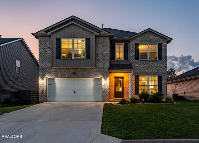 Property at 7903 Beeler Farms Ln, Knoxville, TN 37918, 4 beds, 3 baths