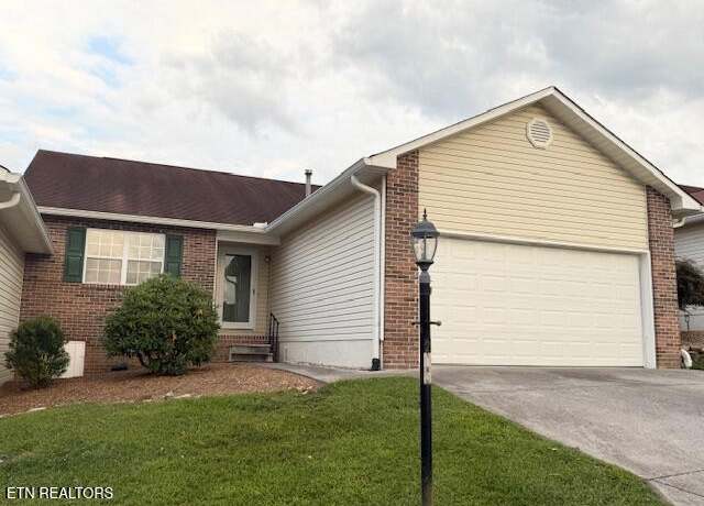 Property at 205 Executive Meadows Dr, Lenoir City, TN 37771, 2 beds, 2 baths