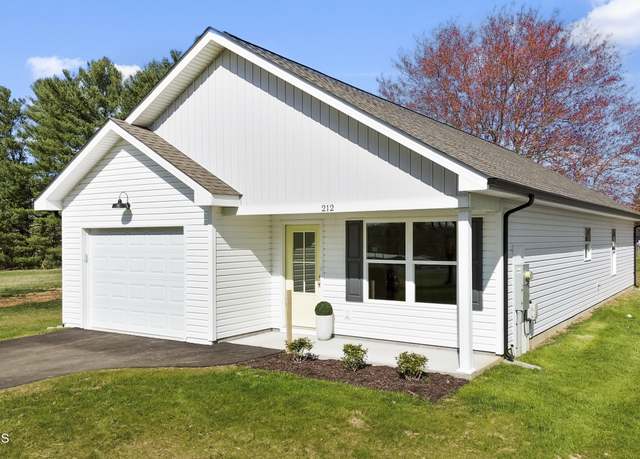 Property at 212 Baylor Ave, Morristown, TN 37814, 3 beds, 2 baths