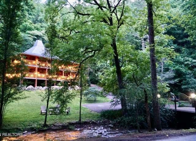 Property at 3014 N Clear Fork Rd, Sevierville, TN 37862, 3 beds, 3.5 baths