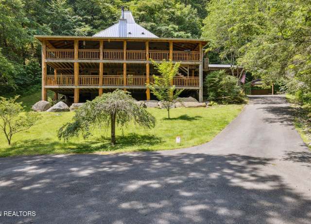 Property at 3014 N Clear Fork Rd, Sevierville, TN 37862, 3 beds, 3.5 baths