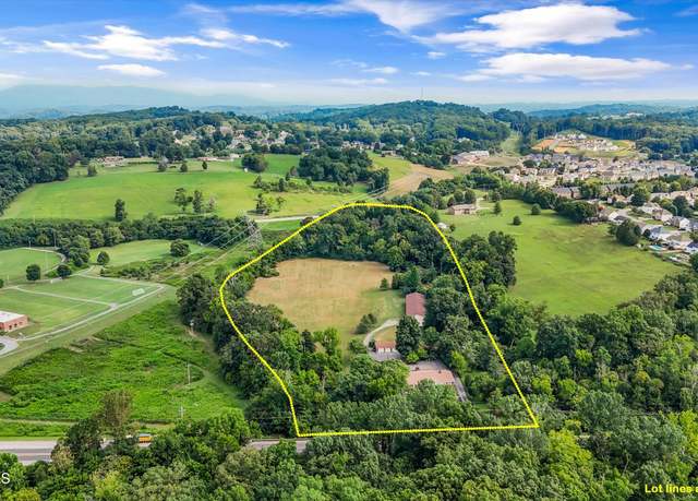 Property at 8028 Oak Ridge Hwy, Knoxville, TN 37931, 4 beds, 3 baths