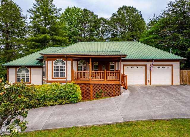 Property at 332 Pembroke Dr, Sevierville, TN 37876, 3 beds, 2 baths