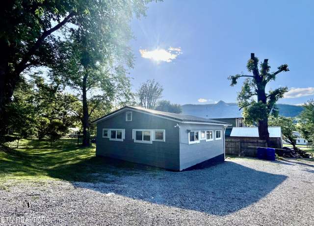 Property at 201 S Facy St, Rockwood, TN 37854, 2 beds, 1 bath