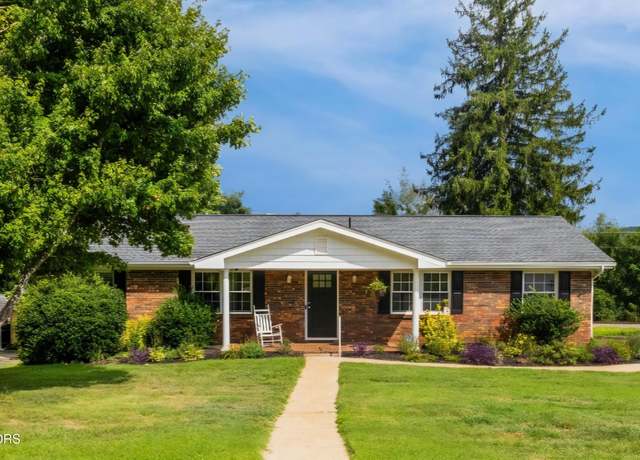 Property at 6236 Trailhead Cir, Knoxville, TN 37920, 4 beds, 3 baths