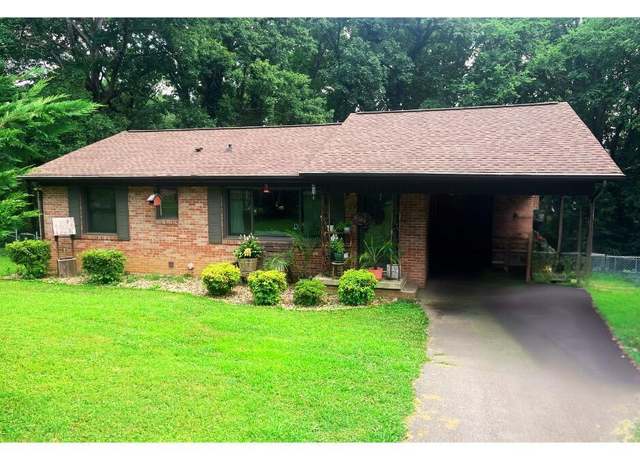 Property at 2822 Willocks Ave, Maryville, TN 37804, 3 beds, 2 baths