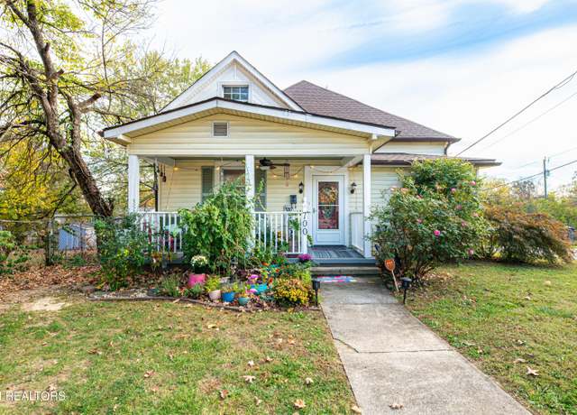 Property at 700 Watauga Ave, Knoxville, TN 37917, 2 beds, 1.5 baths