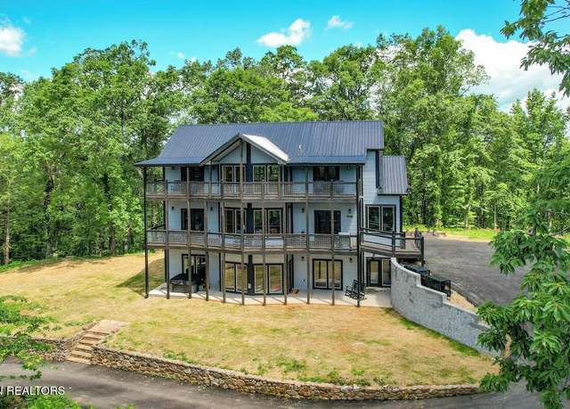Property at 3941 Boogertown Rd, Sevierville, TN 37876, 6 beds, 7 baths