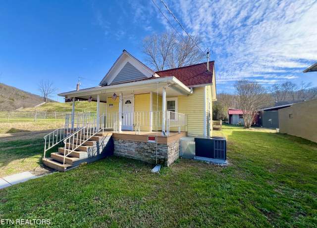 Property at 211 Kingston Ave, Oliver Springs, TN 37840, 2 beds, 1 bath
