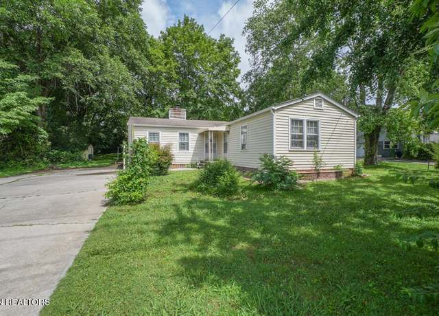 Property at 1209 Redwood Ave, Maryville, TN 37803, 3 beds, 2 baths