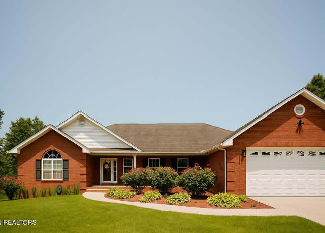 Property at 201 Henley St, Tazewell, TN 37879, 3 beds, 2 baths