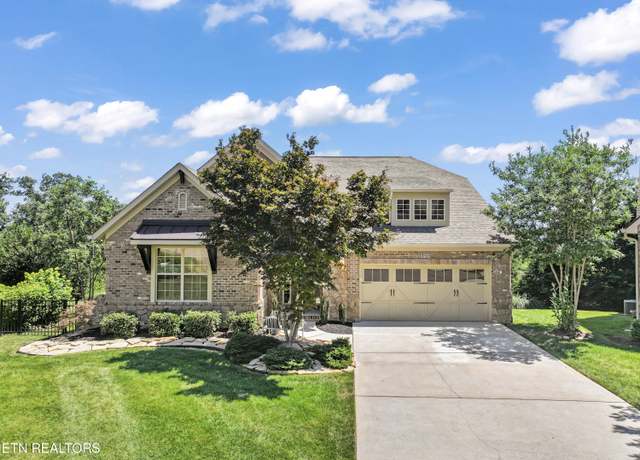 Property at 1273 Bishops View Ln, Knoxville, TN 37932, 4 beds, 3 baths