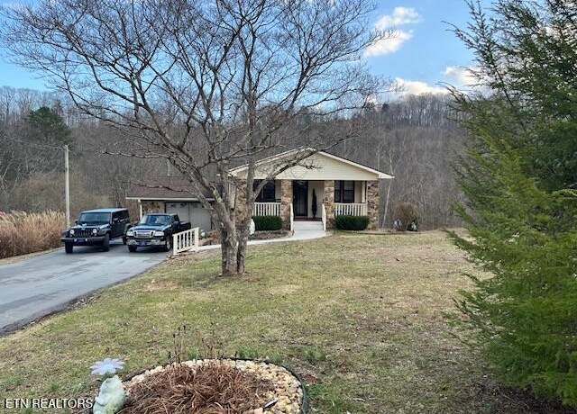 Property at 916 Powell Valley Shores Cir, Speedwell, TN 37870, 3 beds, 2 baths