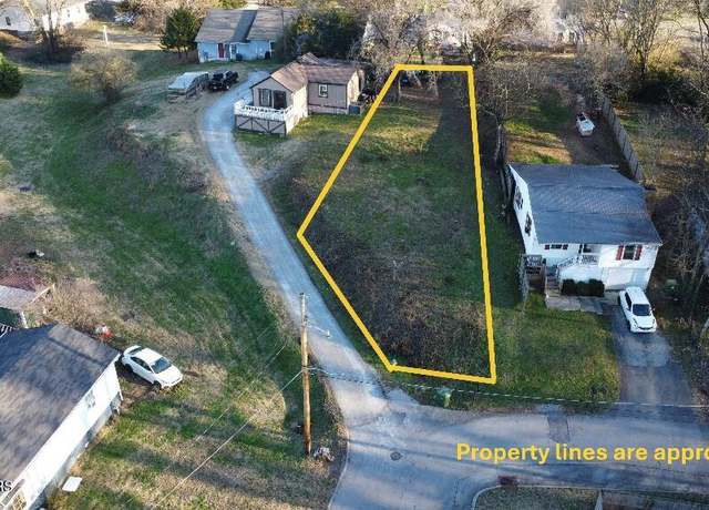 Property at 1002 Mynders Ave, Maryville, TN 37801