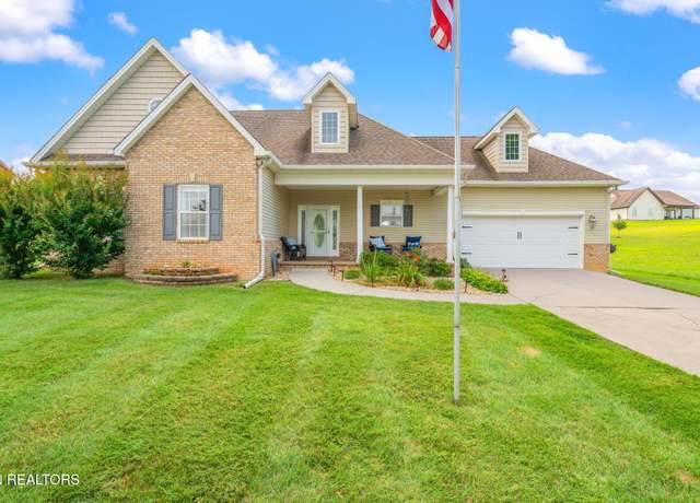 Property at 824 Commonwealth Ave, Strawberry Plains, TN 37871, 3 beds, 2 baths