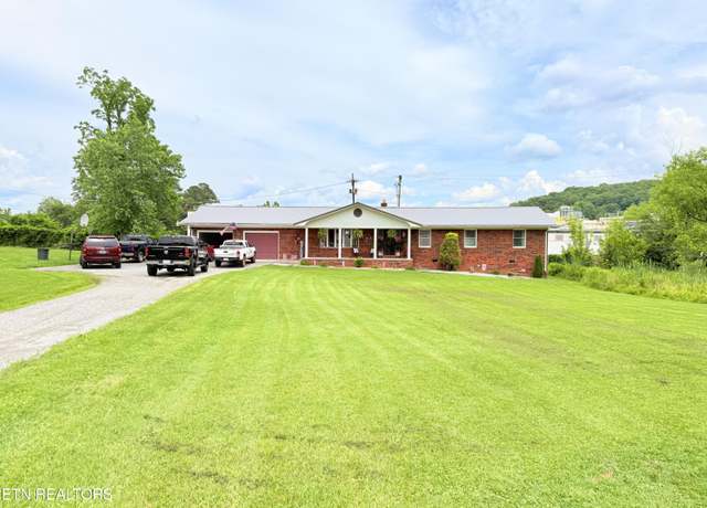 Property at 709 Balmoral Rd, Middlesboro, KY 40965, 4 beds, 2 baths