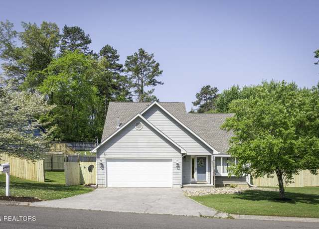 Property at 5973 Warrenpark Ln, Knoxville, TN 37912, 3 beds, 2.5 baths