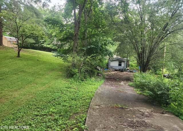Property at 136 Sugar Rd, Oliver Springs, TN 37840